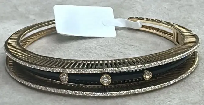 BANGLE COSMIC RAY BURGER SIZE 16 BLACK ONYX