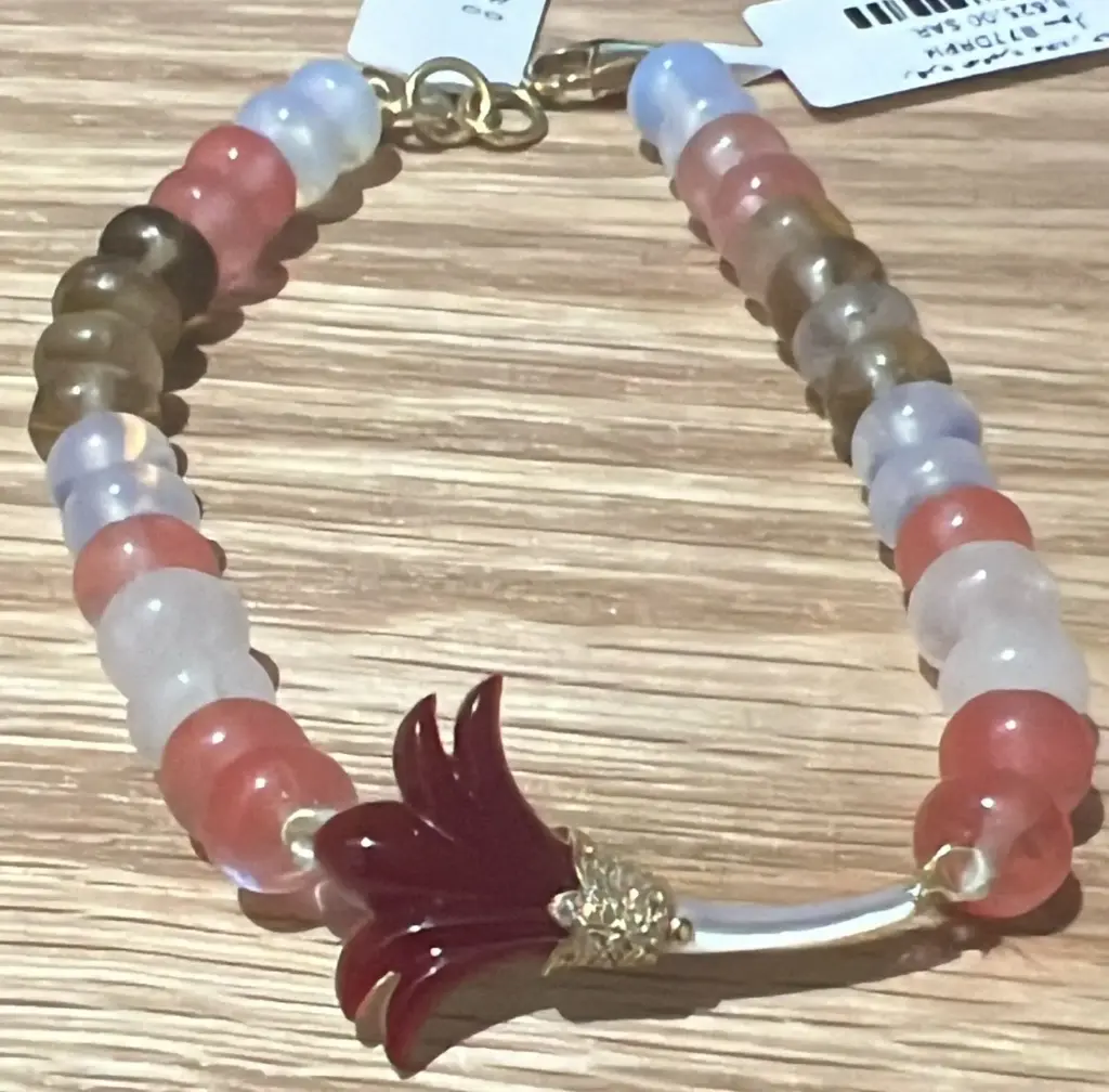 BRACELET PSYCH SMALL FLOWER DARK RED WITH STEM PINK MOP DEGRADING PINK BEADS