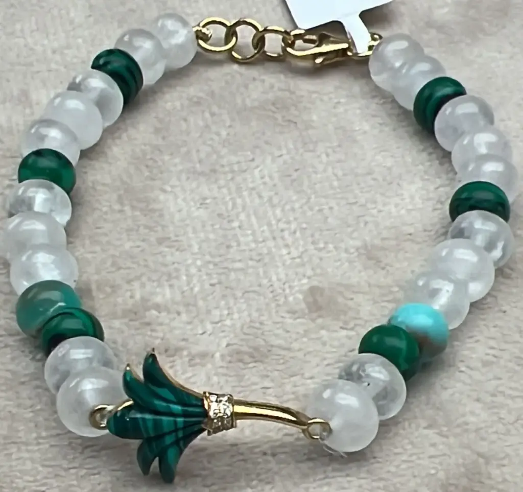 BRACELET PSYCH X SMALL FLOWER MALCHITE GOLD STEM WITH GREEN COMBO BEADS
