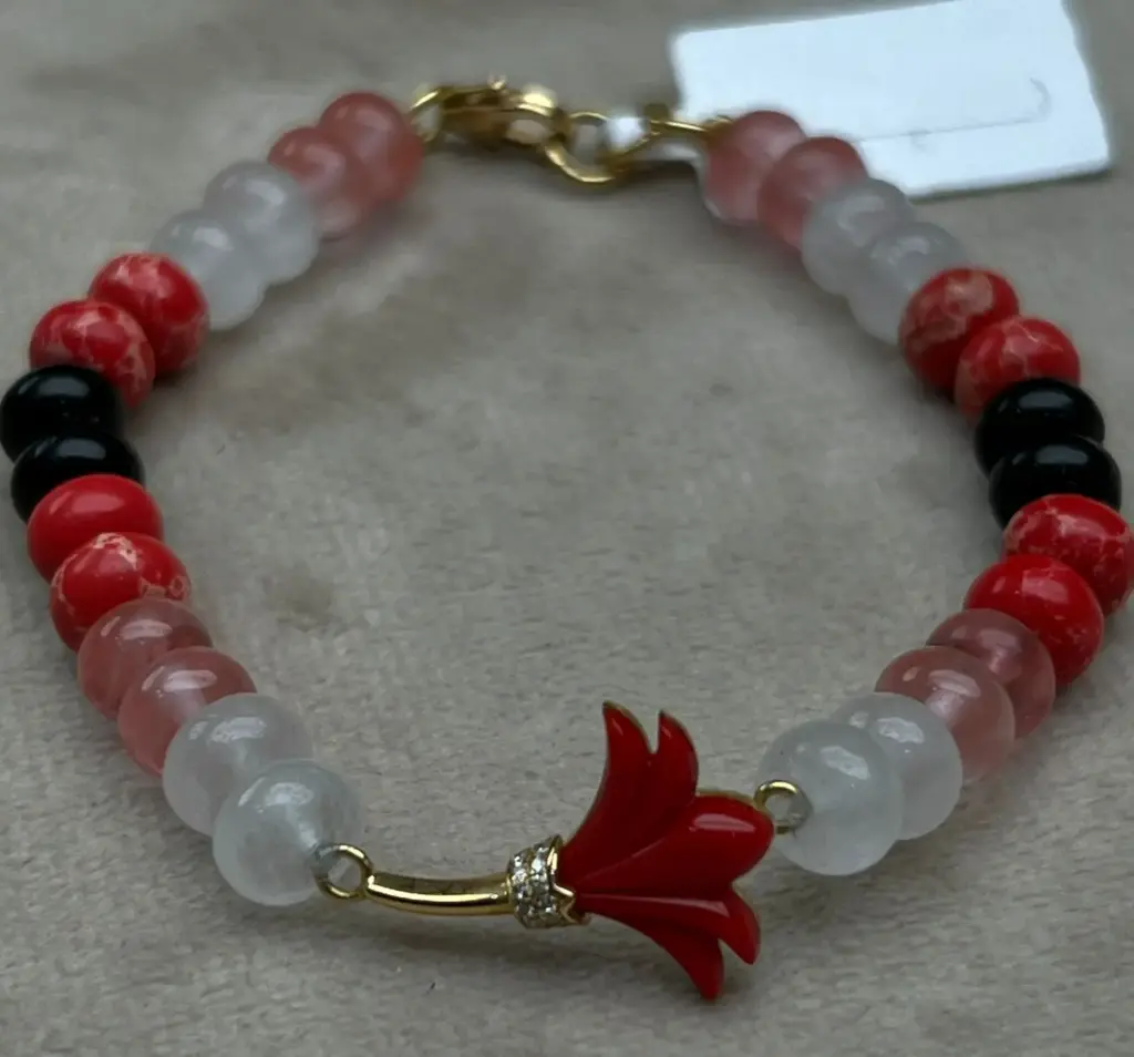 BRACELET PSYCH X SMALL FLOWER RED CORAL GOLD STEM WITH DEGRADING RED BEADS