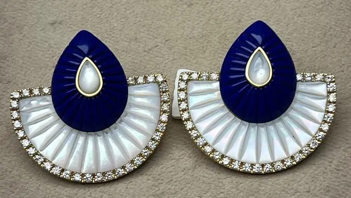 EARRING BOND STREET HUGE WHITE MOP AND LAPIS DROP