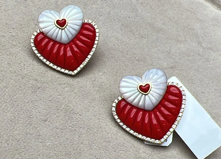 EARRING BOND STREET HEART RED CORAL AND PINK MOP