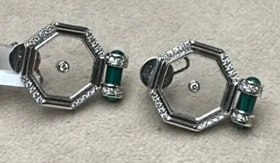 EARRING AMULET HEXAGON MINI WHITE GOLD GLASS AND MALACHITE PILLAR