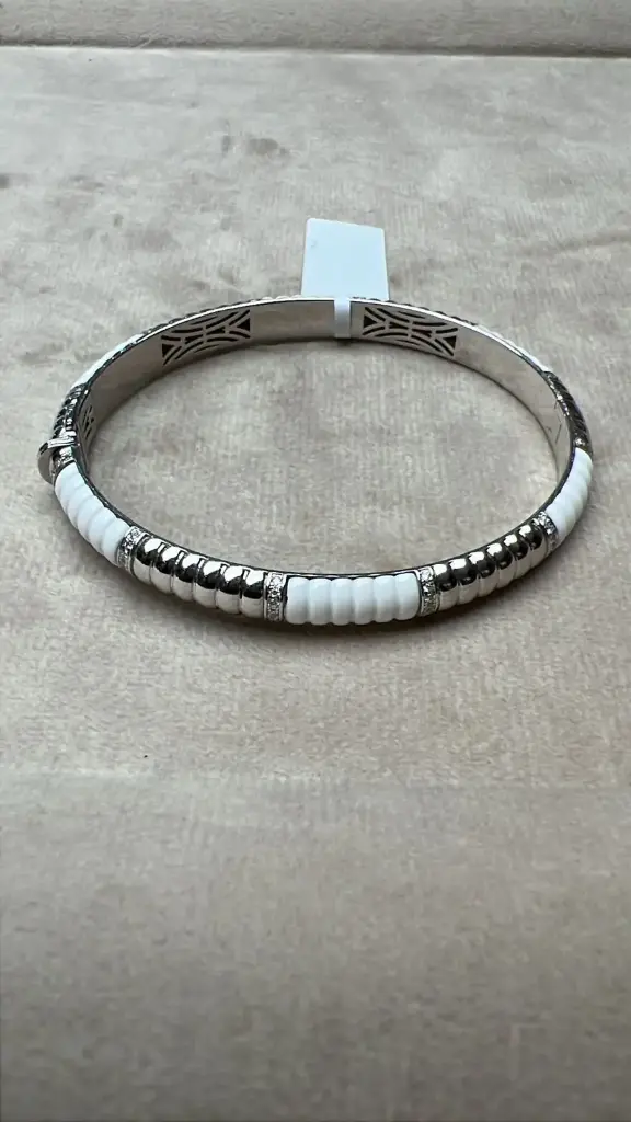 [B16WGWM16] BANGLE BOND STREET NEW WHITE GOLD WHITE MOP SIZE 16