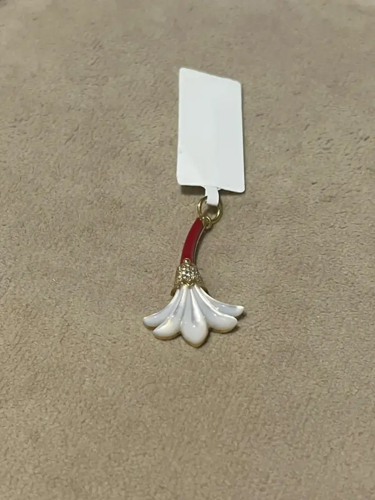 [N219WMRC] NECKLACE PSYCH SMALL WHITE MOP AND RED CORAL STEM